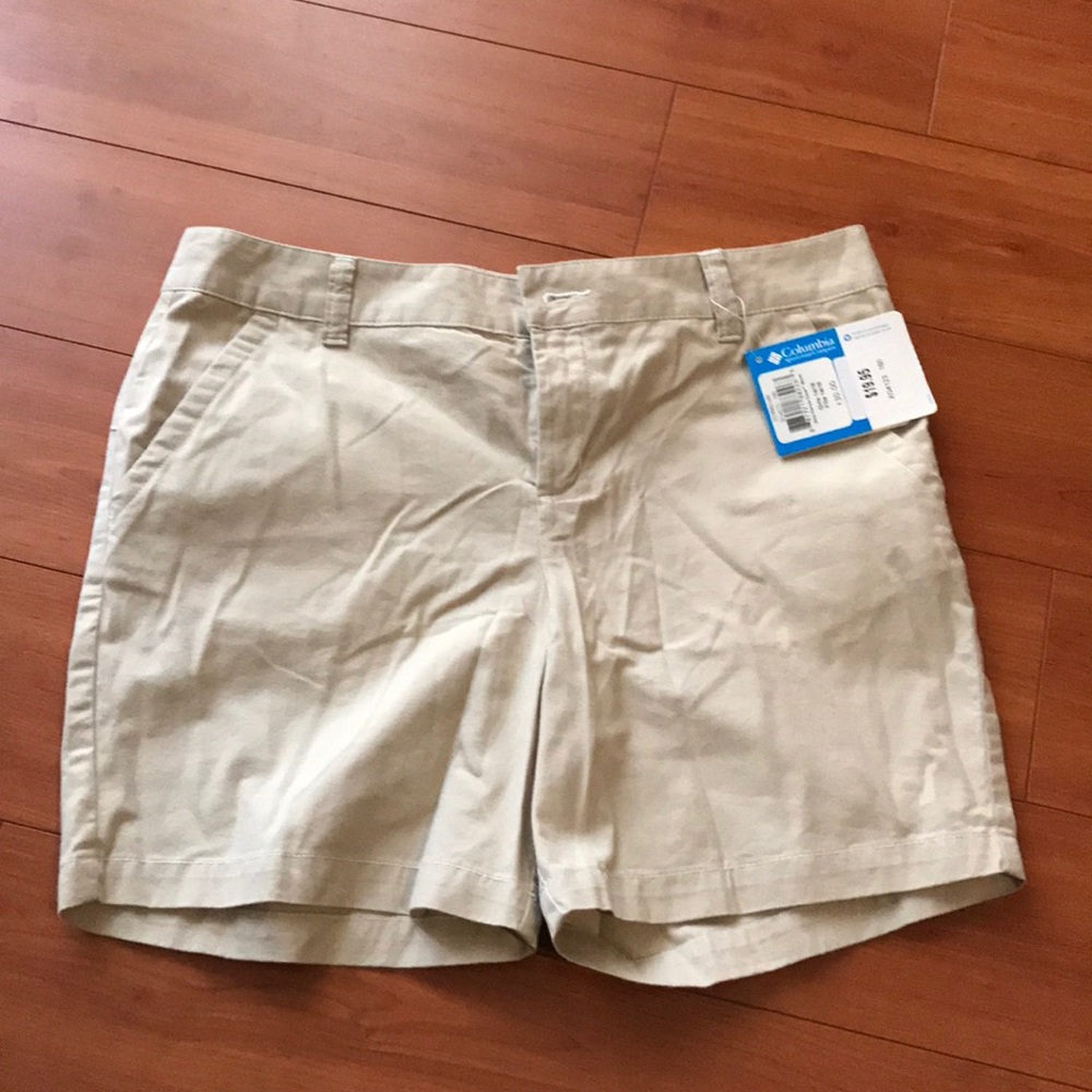 Girls size 14-16 Columbia khaki shorts